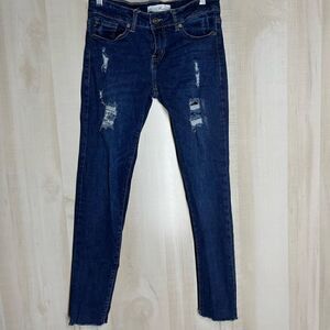 KanCan distressed raw hem jeans, size 7‎